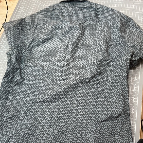 John Varvatos short sleeve button down in a cute teal pattern - Picture 3 of 5